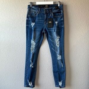 NWT Lucky and Blessed Mid Rise Ankle Distressed‎ Skinny Jeans Size 6